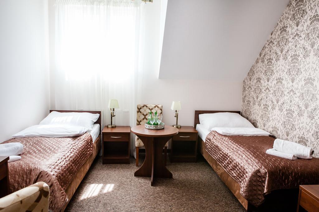 Zajazd Zloty Klucz Zemborzyce Tereszyńskie Extérieur photo